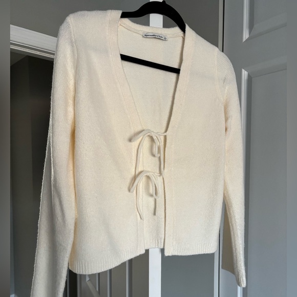 Abercrombie & Fitch tie front sweater - Picture 1 of 2